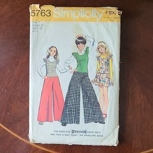 3/$15 vintage 1973 Girls Top Skirt Pants Simplicity Sewing Pattern 5763 sz 7